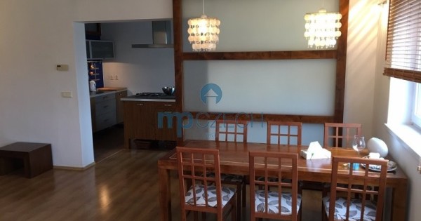 Cho thuê căn hộ mới 3 + kk, DT 100 m2, tầng 1/3 ở Brno