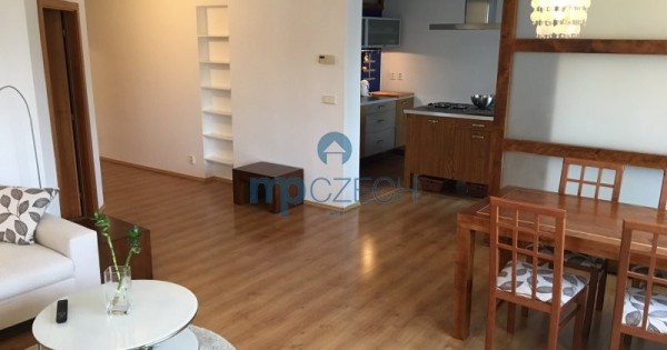 Cho thuê căn hộ mới 3 + kk, DT 100 m2, tầng 1/3 ở Brno