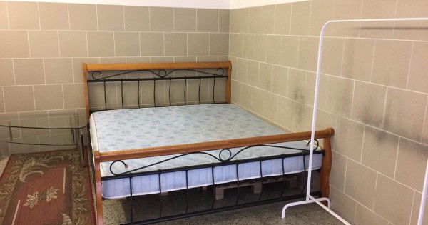 cạnh chợ Sapa đi bộ 5 phút còn một phòng cho thuê