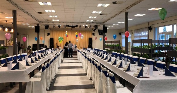 Thanh lý bàn ghế phục vụ cho nhà hàng, quán ăn