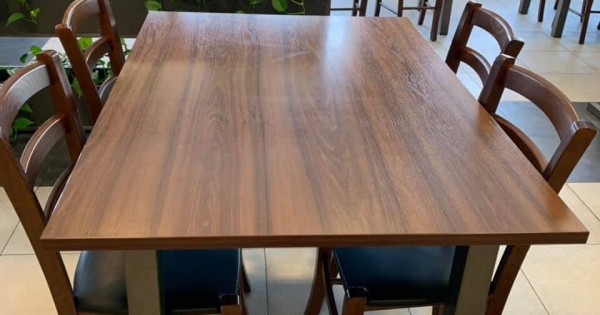 Thanh lý bàn ghế phục vụ cho nhà hàng, quán ăn