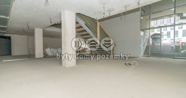 Bán bất động sản, cửa hàng 468 m2, Praha 6