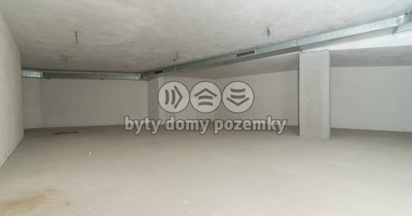 Bán bất động sản, cửa hàng 468 m2, Praha 6