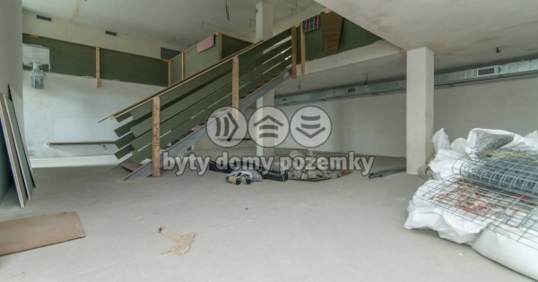 Bán bất động sản, cửa hàng 468 m2, Praha 6