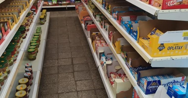 nhượng lại cửa hàng potraviny ở làng 1300 dân không cạnh tranh