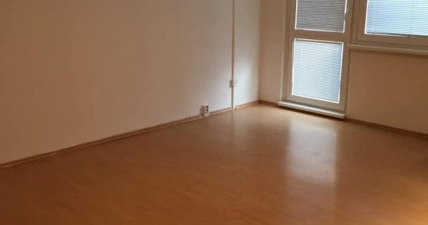 Cho thuê být 3+kk (83m) gần metro Chodov, muốn cho thuê cả gia đình