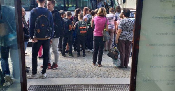 Nhượng cửa hàng Potraviny cạnh bến Bus, TT thành phố, trường học, bệnh viện