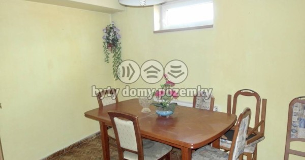 Bán cửa hàng trên ở dưới bán hàng, chủ tư nhân, 887 m2, Chabařovice