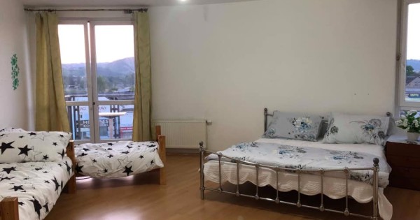 Mình có byt 3+kk ,89m2 +10m2 balkon, tại Modřany praha 4