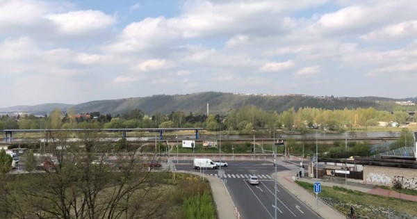 Mình có byt 3+kk ,89m2 +10m2 balkon, tại Modřany praha 4