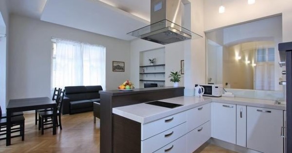 Bán nhà 3+ (78m2) cách quảng trường con Gà 150m Praha 1