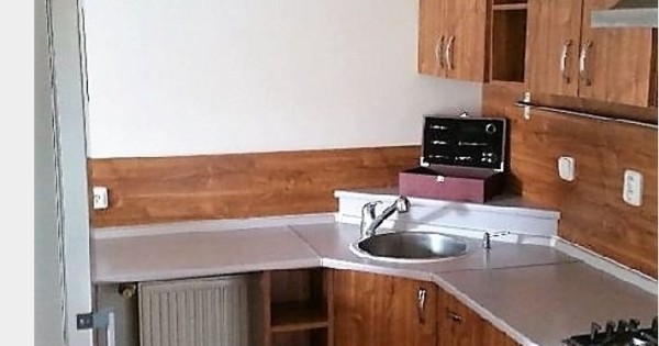 Cho thuê nhà 3+1 (dt 77m2) gần chợ Sapa, Praha 4