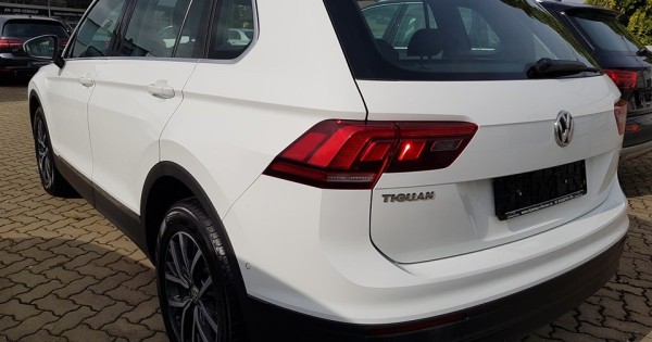 Bán xe volkswagen TIGUAN 2.0TDI/110Kw, 61.000km, 1/2018