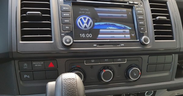 VW T6 transpoter long 2.0tdi/110kw, 35000km, 6/2018, xe đang bảo hành chính hãng vw