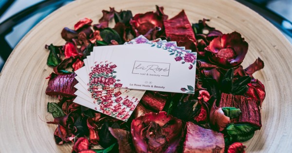 Tiệm nails cần tìm thợ nữ PHỤ và CHÍNH (ưu tiên thợ biết nối mi hoặc tiếng)