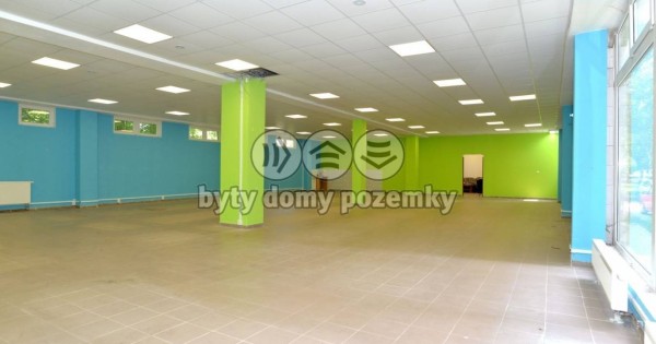 Bán bất động sản, cửa hàng, 630 m², Hradec Králové
