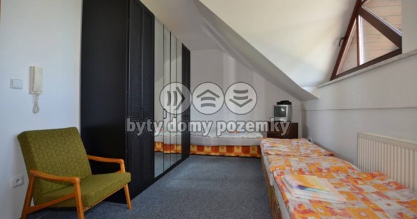 Bán bất động sản trên ở dưới cửa hàng, chủ tư nhân, 546 m2 ở Vrchlabí