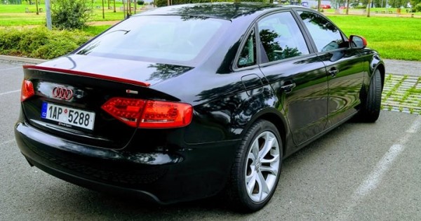 Bán xe Audi A4 , S-Line , 2.0 TDi , LED , 2010