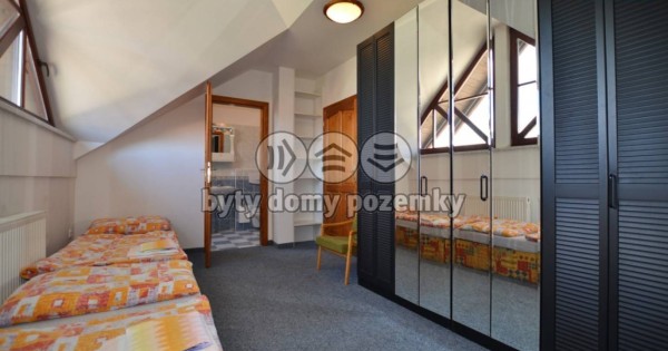 Bán bất động sản trên ở dưới cửa hàng, chủ tư nhân, 546 m2 ở Vrchlabí