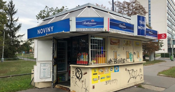 Bán quầy bán hàng trên phố chính, ngay ngã tư khu dân cư Praha 4