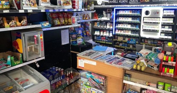 Bán quầy bán hàng trên phố chính, ngay ngã tư khu dân cư Praha 4