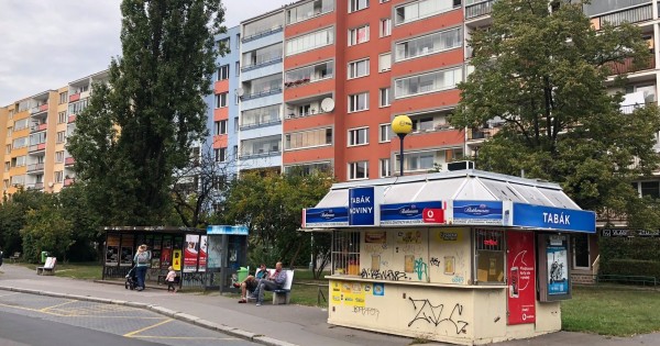 Bán quầy bán hàng trên phố chính, ngay ngã tư khu dân cư Praha 4