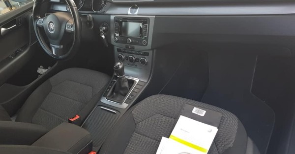 Bán xe Volkswagen passat 2.0TDI 103kw sx 2014 18.000km