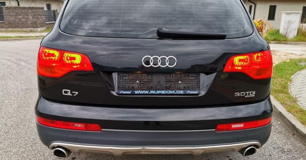 cần bán em Audi đã chạy 170.000km 176kw 3.0 đời 2009