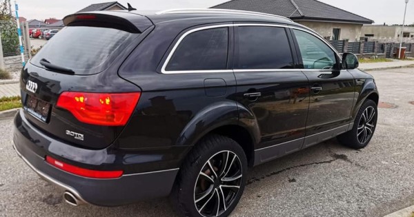 cần bán em Audi đã chạy 170.000km 176kw 3.0 đời 2009