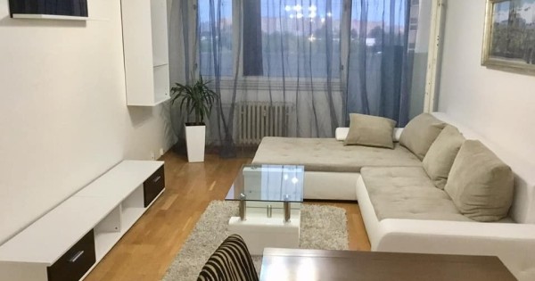 Cần cho thuê nhà 3KK ( 78 m2 ) gần chợ SaPa, Praha - Krč.