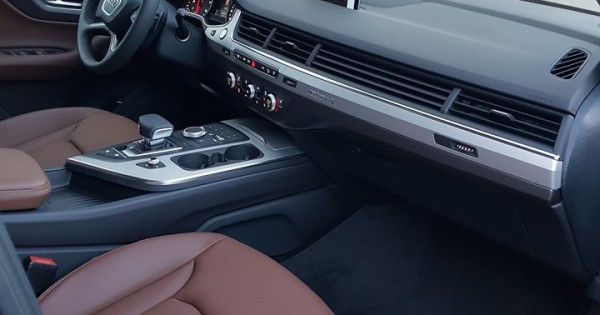 Cần bán xe AUDI Q7 TFSI/185kw, 2km, 8/2019