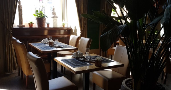 Restaurant Maison Viet thành phố Olomouc cần tuyển nam phụ bếp
