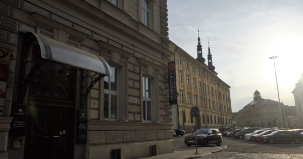 Restaurant Maison Viet thành phố Olomouc cần tuyển nam phụ bếp