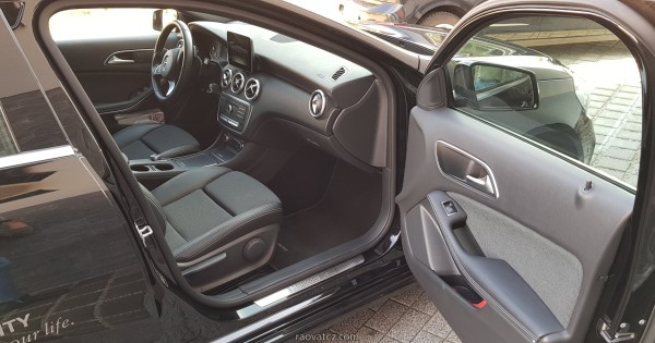 Bán xe Mercedes A 180 D đời 2016-17, 34xxx KM , số tự động