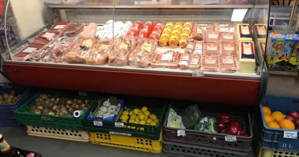 Cần nhượng lại cửa hàng Potraviny trên ở dưới bán hàng làng 1000 dân