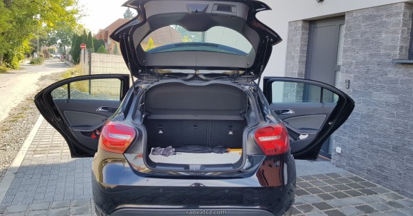 Bán xe Mercedes A 180 D đời 2016-17, 34xxx KM , số tự động