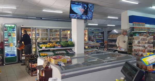 Nhượng lại cửa hàng Potraviny rộng 200m2 tại Čimická , Praha 8