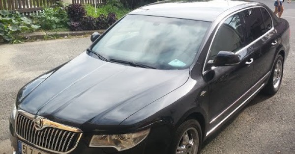 Bán Xe Super 2.0 TDI - DSG - Laurin & Klement