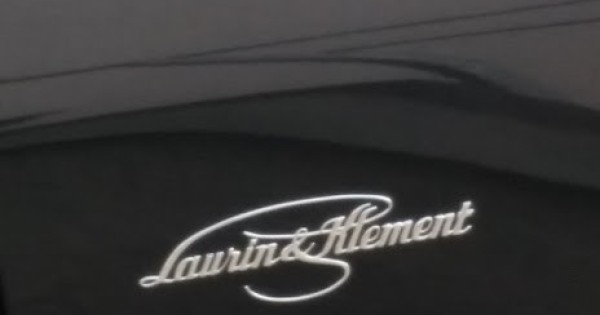 Bán Xe Super 2.0 TDI - DSG - Laurin & Klement