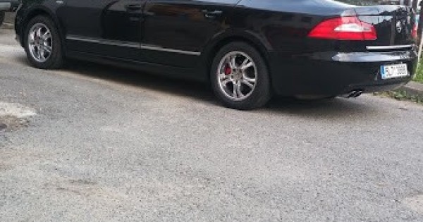 Bán Xe Super 2.0 TDI - DSG - Laurin & Klement