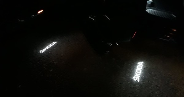 Bán Xe Super 2.0 TDI - DSG - Laurin & Klement