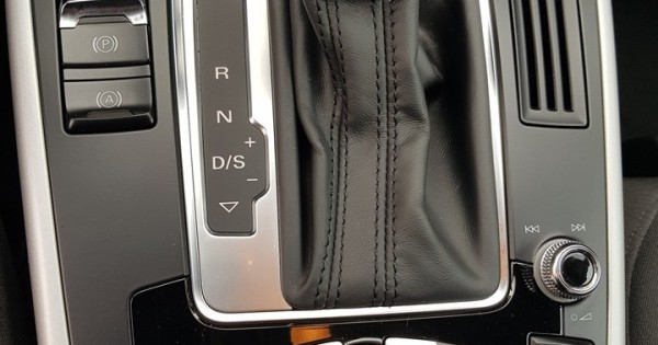 AUDI A5 quattro 2.0TDI/140kw, 139000km, 9/2016, xe 1chủ, không đâm va..