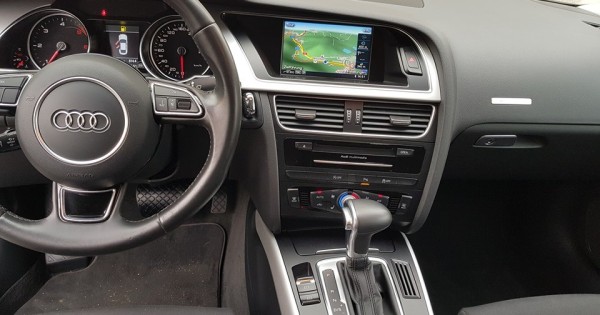 AUDI A5 quattro 2.0TDI/140kw, 139000km, 9/2016, xe 1chủ, không đâm va..