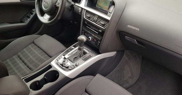 AUDI A5 quattro 2.0TDI/140kw, 139000km, 9/2016, xe 1chủ, không đâm va..