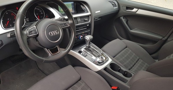 AUDI A5 quattro 2.0TDI/140kw, 139000km, 9/2016, xe 1chủ, không đâm va..