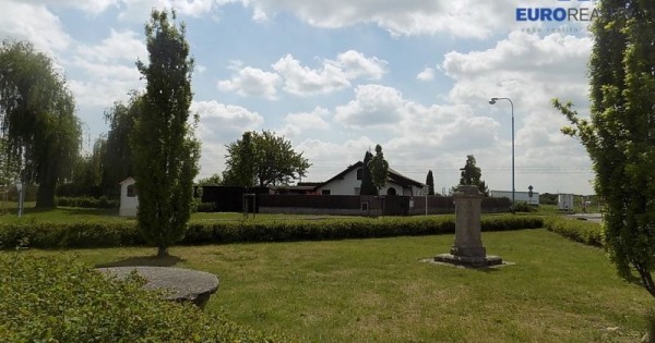 Bán nhà barak của tây 2+1 ở vùng Lysa nad Labem,  976m2 có vườn