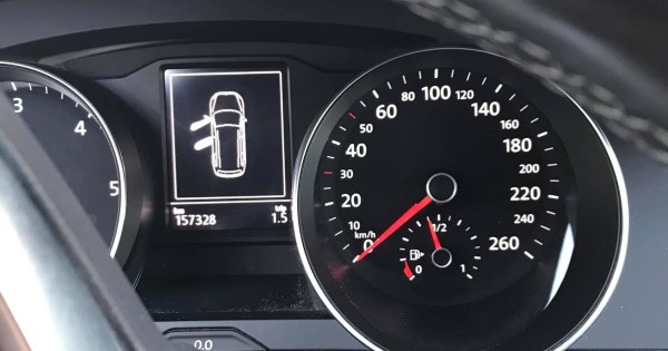 Cần bán VW passat R line 2.0 TDI -110kw số sàn 157.000 km 4/2016