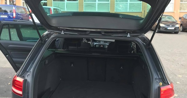 Cần bán VW passat R line 2.0 TDI -110kw số sàn 157.000 km 4/2016