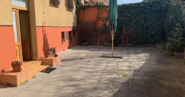 Bán bất động sản làm khách sạn, chủ tư nhân ở Praha 9