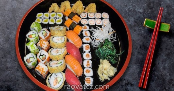 Quán cách praha 130km cần tìm thợ quấn sushi và biết đồ nóng